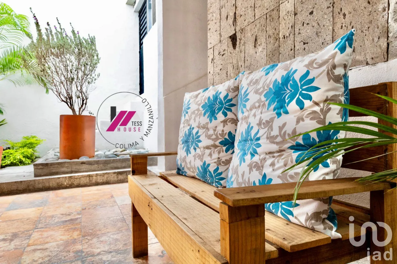 Casa en Venta en Lomas de Circunvalación, Colima, Colima | NEX-277553 | iad México | Foto 2 de 26