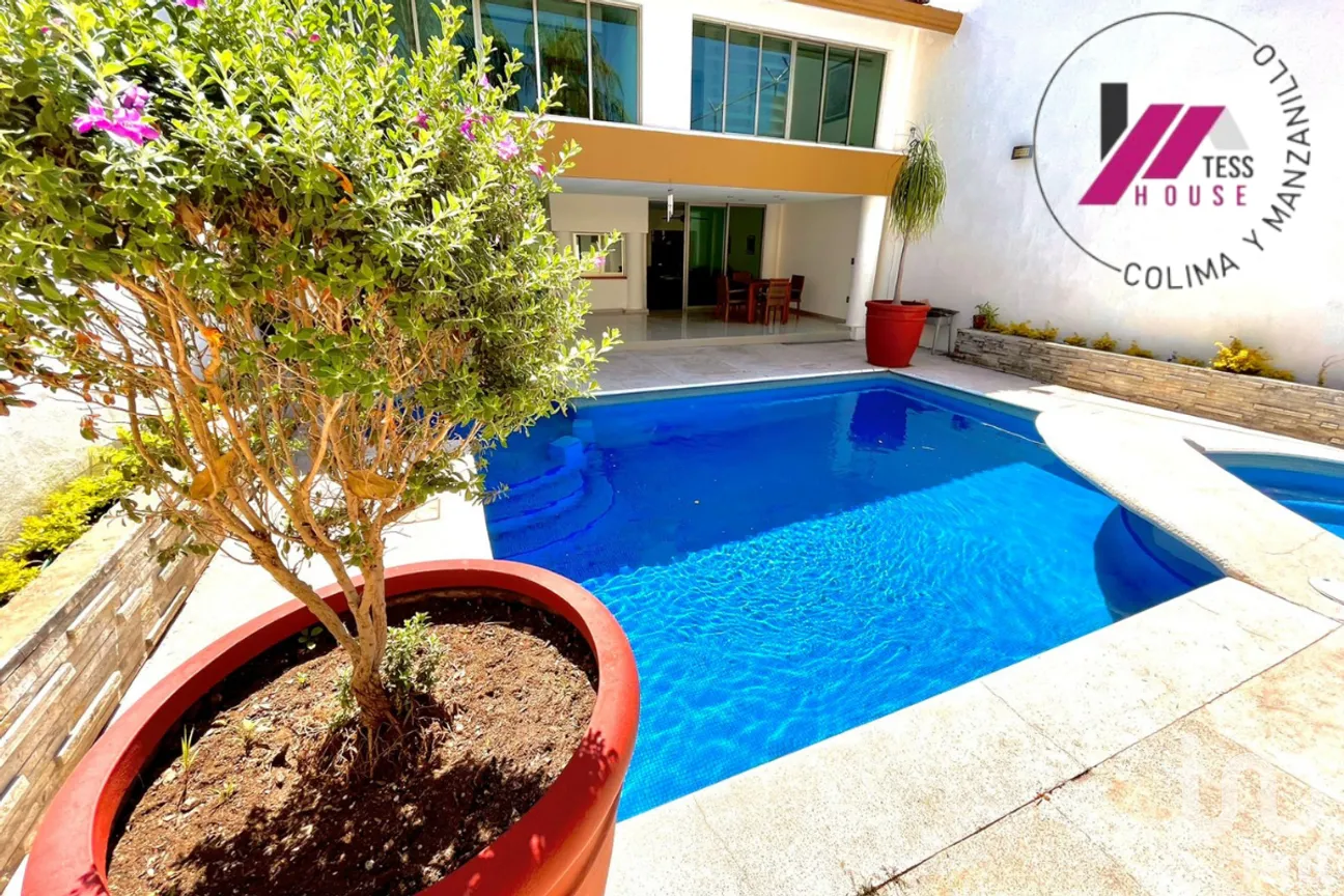 Casa en Venta en Jardines Vista Hermosa, Colima, Colima | NEX-277555 | iad México | Foto 2 de 18
