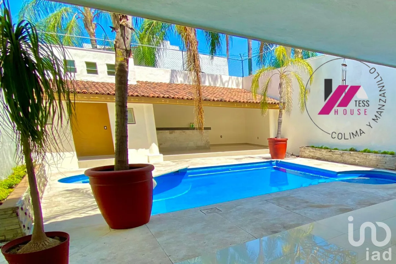 Casa en Venta en Jardines Vista Hermosa, Colima, Colima | NEX-277555 | iad México | Foto 3 de 18