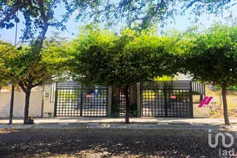 NEX-277559 - Casa en Venta, con 3 recamaras, con 4 baños, con 288.52 m2 de construcción en Diamantes, CP 28047, Colima.