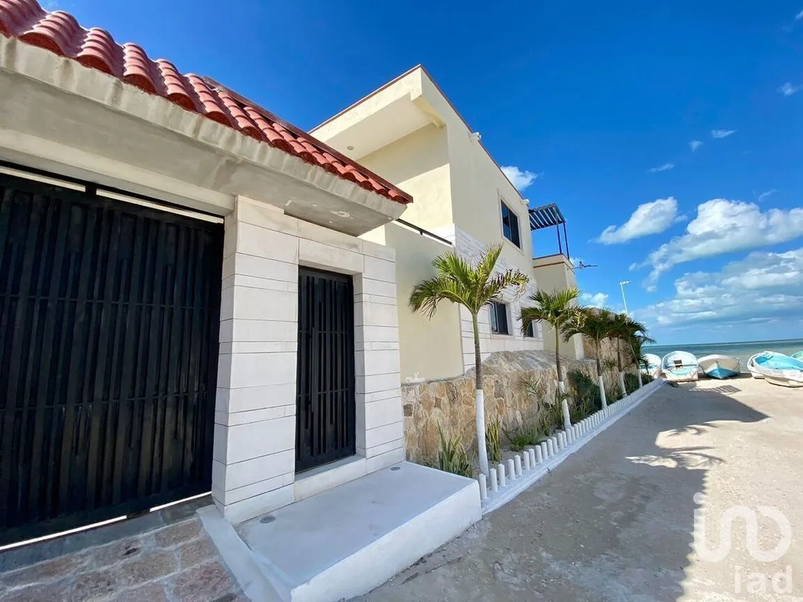 Casa en Venta en Chicxulub Puerto, Progreso, Yucatán | NEX-230037 | iad México | Foto 1 de 34