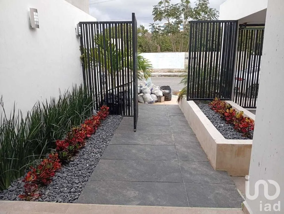 Casa en Venta en San Antonio Cinta, Mérida, Yucatán | NEX-279191 | iad México | Foto 3 de 25