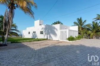 NEX-279206 - Casa en Venta, con 4 recamaras, con 6 baños en Chicxulub Puerto, CP 97330, Yucatán.