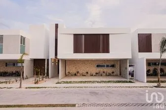 NEX-279229 - Casa en Venta, con 4 recamaras, con 4 baños, con 562 m2 de construcción en Xcanatún, CP 97302, Yucatán.