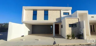 NEX-279254 - Casa en Venta, con 3 recamaras, con 3 baños.