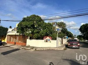 NEX-279340 - Casa en Venta, con 4 recamaras, con 2 baños en Jardines de Pensiones, CP 97219, Yucatán.