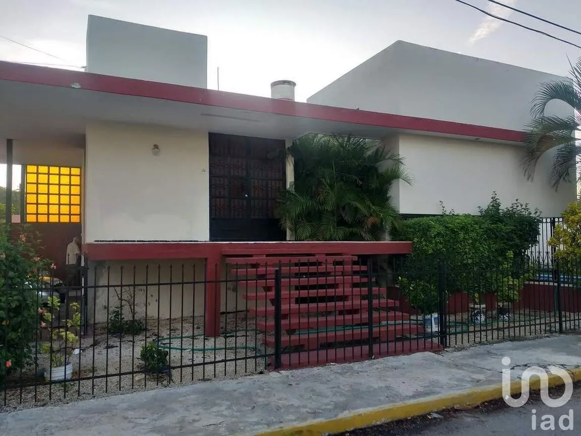 Casa en Venta en Circuito Colonias, Mérida, Yucatán | NEX-279382 | iad México | Foto 1 de 10