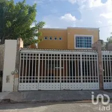 NEX-279392 - Casa en Venta, con 3 recamaras, con 4 baños, con 250 m2 de construcción en Montecarlo, CP 97130, Yucatán.