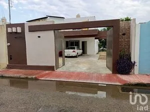 NEX-279426 - Casa en Venta, con 3 recamaras, con 3 baños en Leandro Valle, CP 97143, Yucatán.