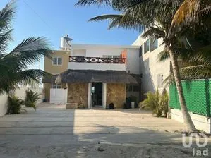 NEX-279541 - Casa en Venta, con 3 recamaras, con 4 baños en Chelem, CP 97336, Yucatán.
