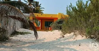 NEX-279553 - Casa en Venta, con 2 recamaras, con 2 baños en Chelem, CP 97336, Yucatán.