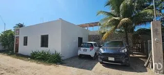 NEX-279560 - Casa en Venta, con 3 recamaras, con 3 baños, con 183 m2 de construcción en San Crisanto, CP 97424, Yucatán.