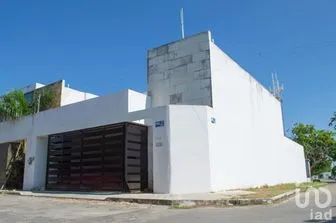 NEX-279575 - Casa en Venta, con 3 recamaras, con 3 baños.