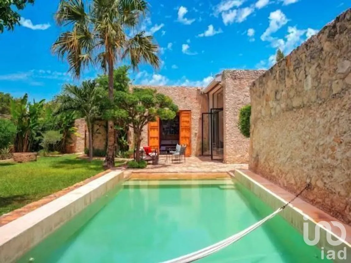 Casa en Venta en Mérida Centro, Mérida, Yucatán | NEX-279578 | iad México | Foto 1 de 25
