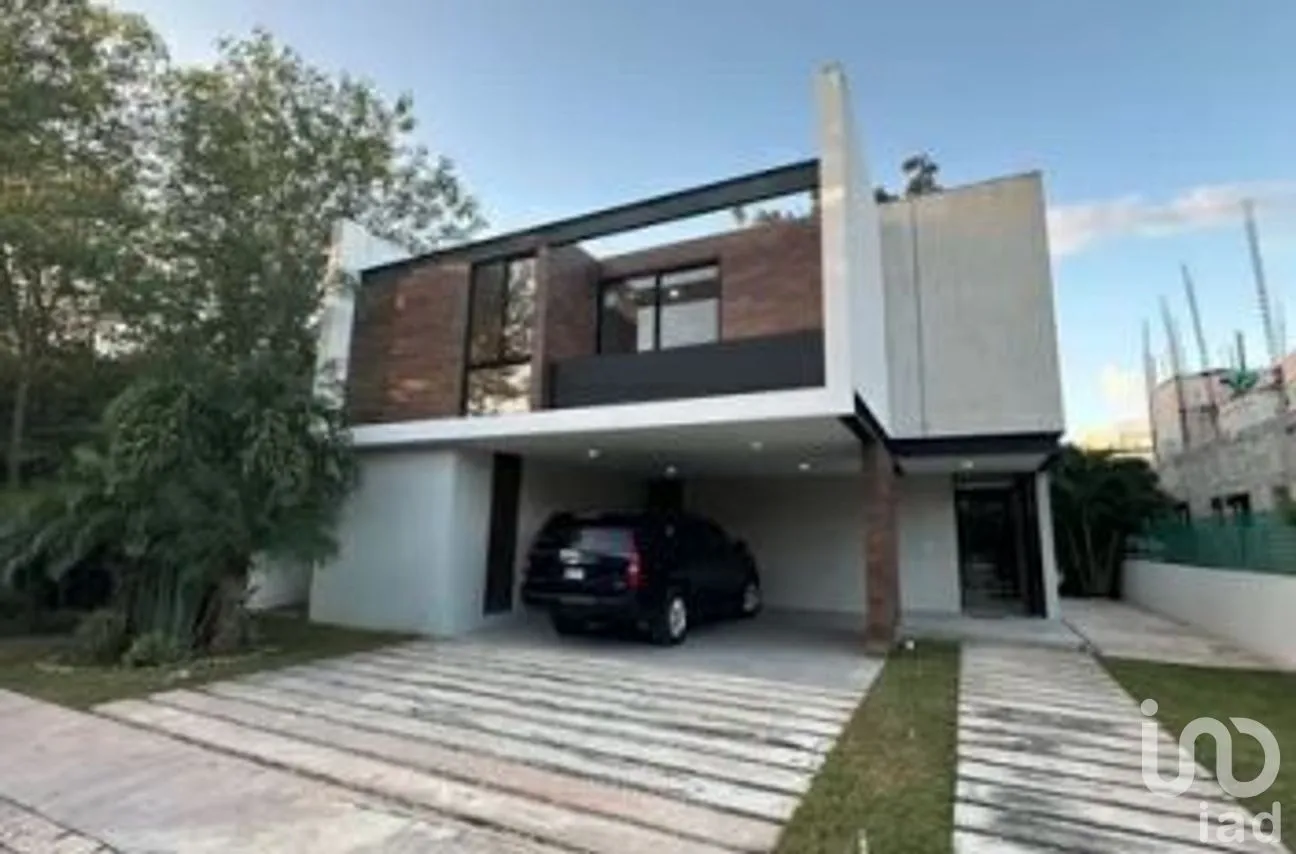 Casa en Venta en Yucatán Country Club, Mérida, Yucatán | NEX-279588 | iad México | Foto 1 de 14