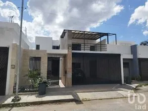 NEX-279615 - Casa en Venta, con 3 recamaras, con 2 baños, con 300 m2 de construcción en Residencial Galerias, CP 97204, Yucatán.