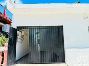 NEX-279638 - Casa en Venta, con 2 recamaras, con 2 baños, con 152 m2 de construcción en Progreso de Castro Centro, CP 97320, Yucatán.