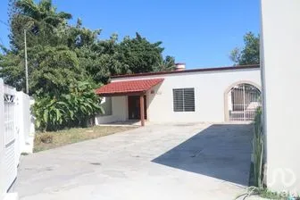 NEX-279646 - Casa en Venta, con 4 recamaras, con 3 baños, con 271 m2 de construcción en San Pedro Uxmal, CP 97203, Yucatán.