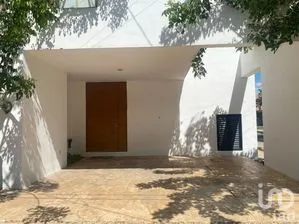 NEX-279676 - Casa en Venta, con 2 recamaras, con 2 baños, con 141 m2 de construcción en Monte Alban, CP 97114, Yucatán.