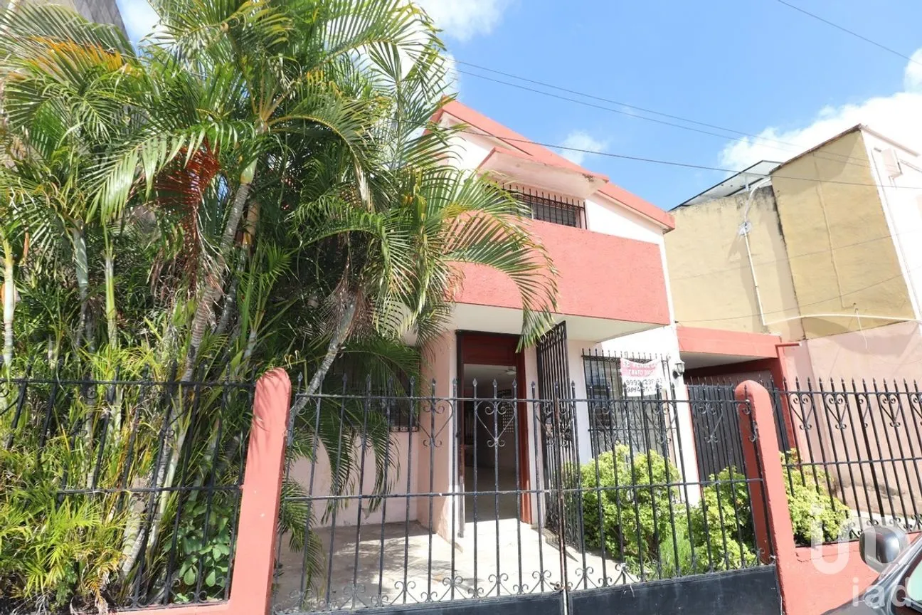 Casa en Venta en Circuito Colonias, Mérida, Yucatán | NEX-279689 | iad México | Foto 1 de 26