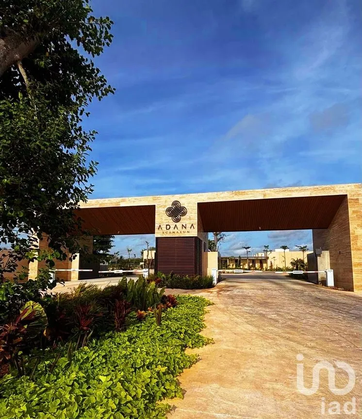 Terreno en Venta en Residencial Xcanatún, Mérida, Yucatán | NEX-279702 | iad México | Foto 1 de 24