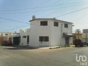 NEX-279713 - Casa en Venta, con 5 recamaras, con 5 baños en Progreso de Castro Centro, CP 97320, Yucatán.
