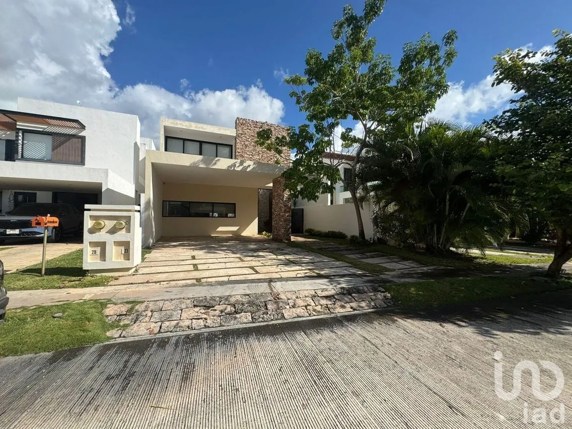 Casa en Renta en Sitpach, Mérida, Yucatán | NEX-279715 | iad México | Foto 1 de 45