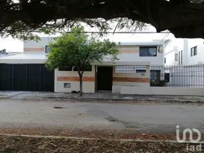 NEX-279723 - Casa en Venta, con 4 recamaras, con 4 baños, con 630 m2 de construcción en Ampliación Plan de Ayala (Villas del Sol), CP 97118, Yucatán.
