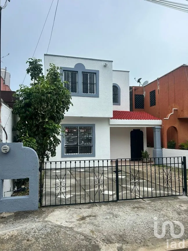 Casa en Venta en Jardines de Vista Alegre, Mérida, Yucatán | NEX-279725 | iad México | Foto 1 de 21