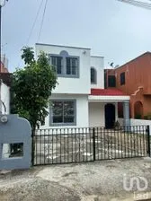 NEX-279725 - Casa en Venta, con 2 recamaras, con 1 baño, con 110 m2 de construcción en Jardines de Vista Alegre, CP 97138, Yucatán.