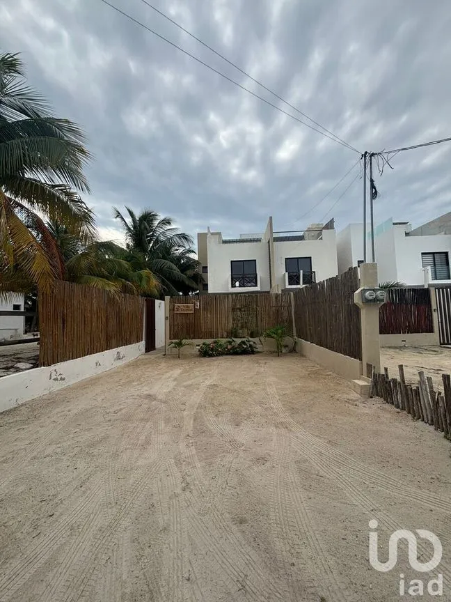 Casa en Venta en Chicxulub Puerto, Progreso, Yucatán | NEX-279745 | iad México | Foto 1 de 15