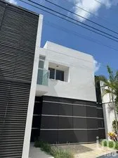 NEX-280609 - Casa en Venta, con 3 recamaras, con 3 baños, con 273.35 m2 de construcción en Montebello, CP 97113, Yucatán.
