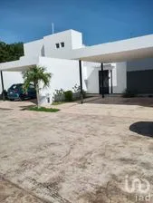 NEX-289054 - Casa en Venta, con 1 recamara, con 1 baño, con 107 m2 de construcción en Royal del Parque, CP 97302, Yucatán.