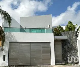NEX-289067 - Casa en Venta, con 3 recamaras, con 2 baños, con 207.23 m2 de construcción en Paraíso Maya, CP 97134, Yucatán.