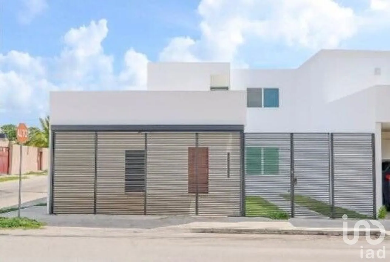 Casa en Venta en San Antonio Cinta, Mérida, Yucatán | NEX-289070 | iad México | Foto 1 de 23