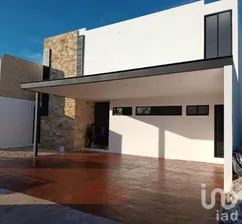 NEX-289131 - Casa en Venta, con 3 recamaras, con 3 baños, con 270 m2 de construcción.