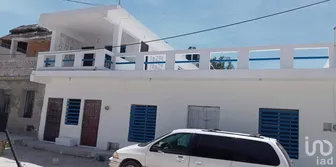 NEX-289133 - Casa en Venta, con 6 recamaras, con 3 baños en Progreso de Castro Centro, CP 97320, Yucatán.