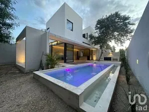 NEX-289155 - Casa en Venta, con 3 recamaras, con 3 baños en Tixcacal Opichen, CP 97249, Yucatán.