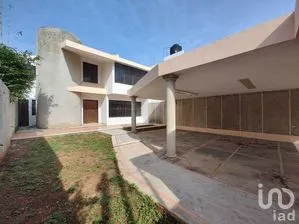 NEX-289161 - Casa en Venta, con 4 recamaras, con 5 baños, con 351 m2 de construcción en Campestre, CP 97120, Yucatán.