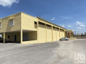 NEX-289218 - Local en Renta, con 4 baños, con 732 m2 de construcción en Circuito Colonias, CP 97260, Yucatán.