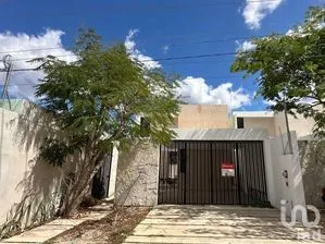 NEX-289220 - Casa en Venta, con 4 recamaras, con 5 baños, con 230 m2 de construcción.