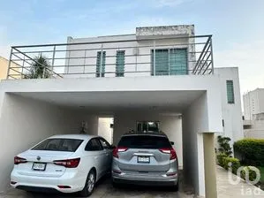 NEX-292330 - Casa en Venta, con 3 recamaras, con 3 baños, con 205.6 m2 de construcción.