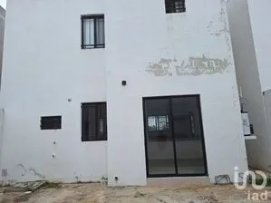 NEX-293072 - Casa en Venta, con 2 recamaras, con 1 baño, con 87.82 m2 de construcción en Gran San Pedro Cholul, CP 97305, Yucatán.