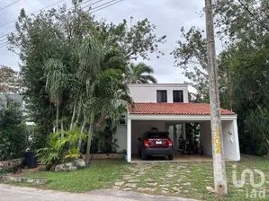 NEX-293781 - Casa en Venta, con 4 recamaras, con 3 baños, con 296 m2 de construcción en Club de Golf La Ceiba, CP 97302, Yucatán.