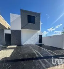 NEX-293839 - Casa en Venta, con 4 recamaras, con 4 baños, con 170 m2 de construcción.