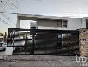 NEX-295417 - Casa en Venta, con 4 recamaras, con 4 baños, con 232 m2 de construcción.
