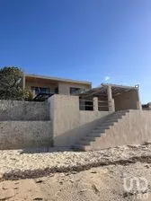 NEX-296927 - Casa en Venta, con 4 recamaras, con 5 baños, con 335.36 m2 de construcción.