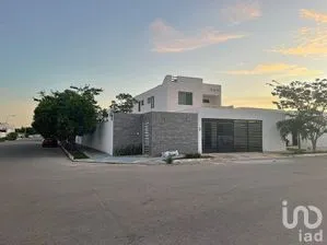 NEX-296928 - Casa en Venta, con 3 recamaras, con 3 baños, con 126.51 m2 de construcción.