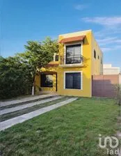 NEX-297700 - Casa en Venta, con 3 recamaras, con 2 baños, con 130.82 m2 de construcción.