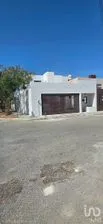 NEX-299208 - Casa en Venta, con 3 recamaras, con 2 baños, con 239.7 m2 de construcción.